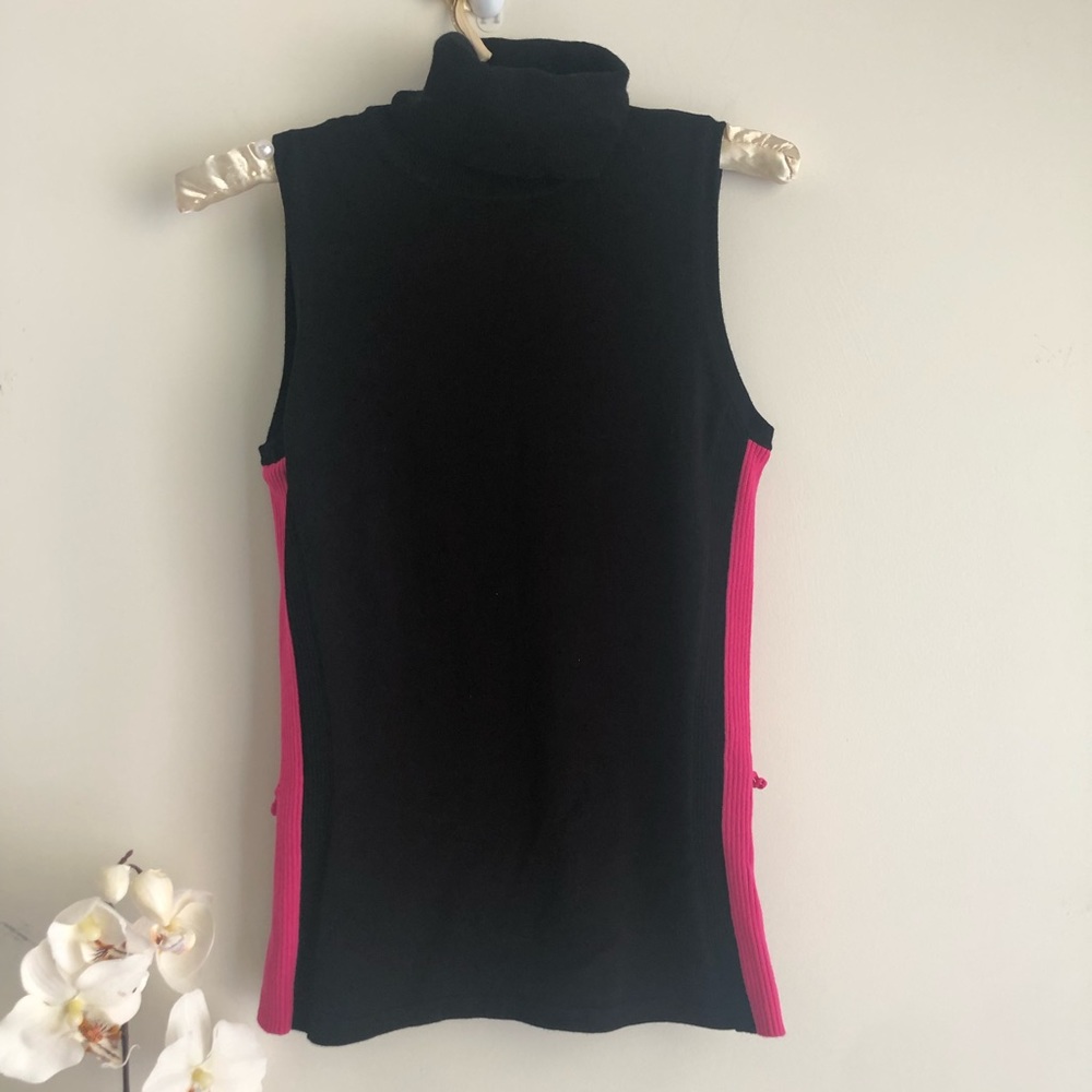 Women’s Sleeveless Turtleneck Size SP